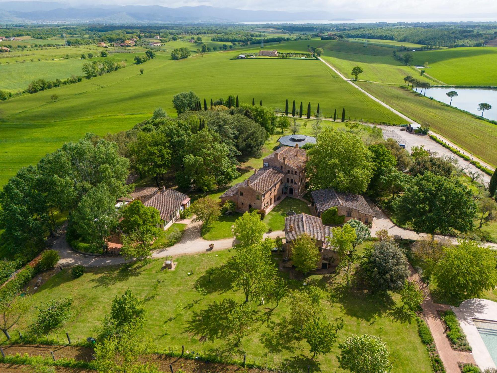 Equo Suites Petrignano Del Lago Exterior foto